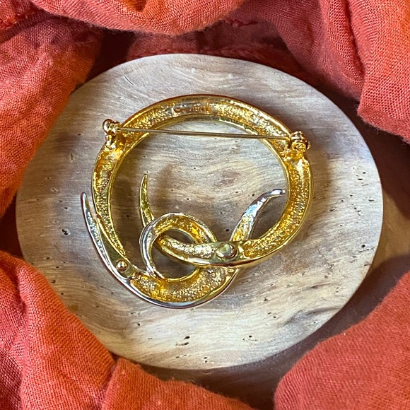 Lapor Chrome and Gold Tone Vintage Brooch. - Picture 3 of 6